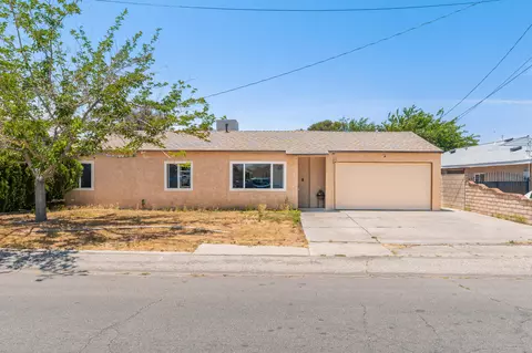 42239 52nd St W, Lancaster, CA 93536