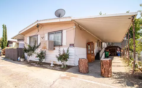 5711 Columbia Way Spc 39 W #., Quartz Hill, CA 93536