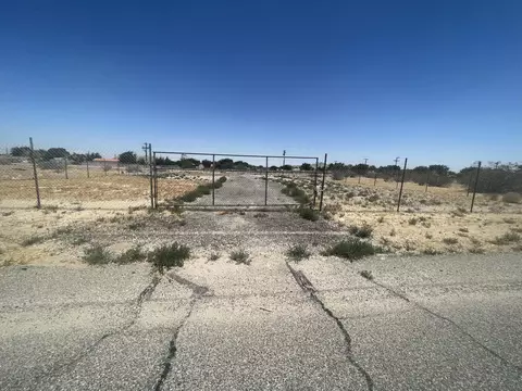 16617 Coolwater Ave, Palmdale, CA 93591 photo 3