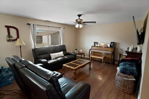 1805 Kettering St E, Lancaster, CA 93535 photo 5
