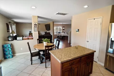 1805 Kettering St E, Lancaster, CA 93535 photo 2