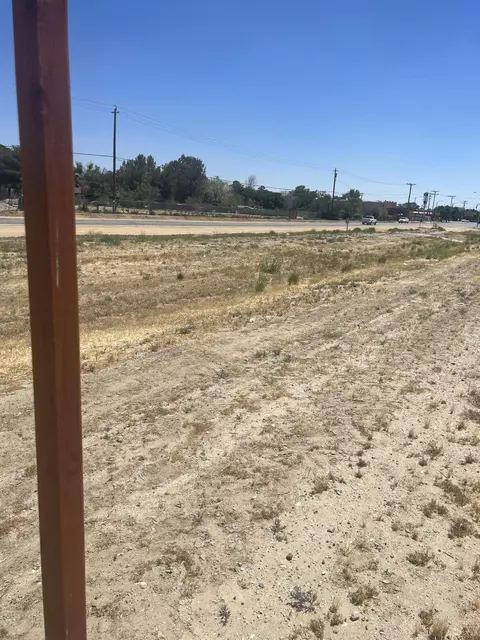 16733 Coolwater Ave, Palmdale, CA 93591 photo 3