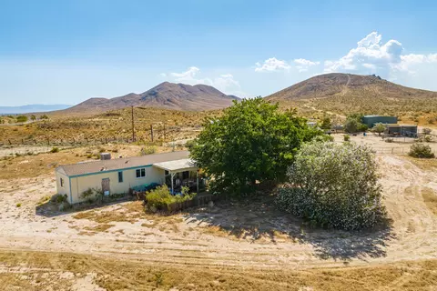 6638 Constellation Ave, Rosamond, CA 93560