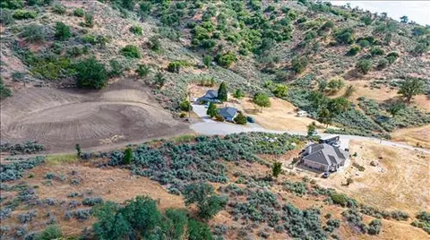 Shut Out Place, Tehachapi, CA 93561 photo 8