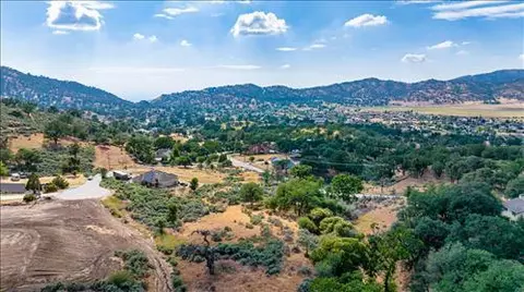 Shut Out Place, Tehachapi, CA 93561 photo 9