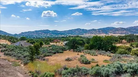 Shut Out Place, Tehachapi, CA 93561 photo 2