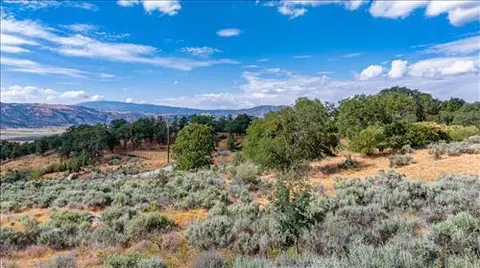 Shut Out Place, Tehachapi, CA 93561 photo 3