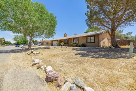 41048 173rd St E, Lancaster, CA 93535 photo 2