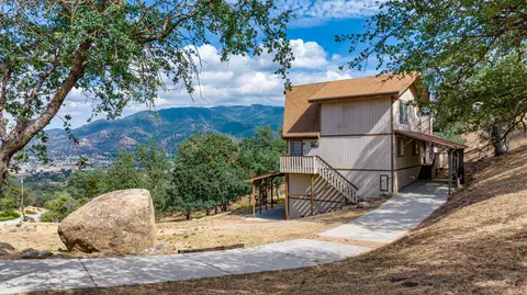 29650 San Joaquin Dr, Tehachapi, CA 93561 photo 3
