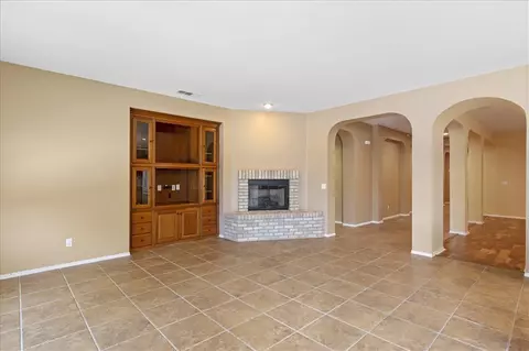 912 Georgia St, Tehachapi, CA 93561 photo 19