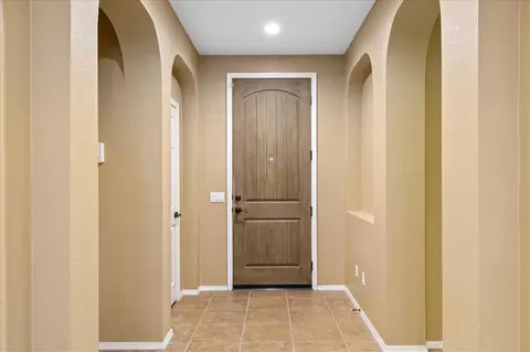 912 Georgia St, Tehachapi, CA 93561 photo 4