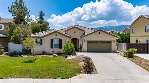 912 Georgia St, Tehachapi, CA 93561 photo 2
