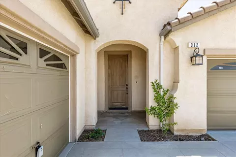 912 Georgia St, Tehachapi, CA 93561 photo 3