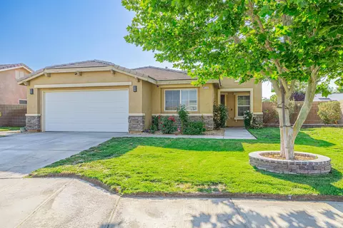45712 Parkview Ln, Lancaster, CA 93535 photo 2