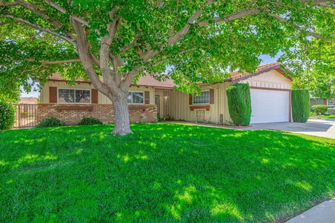 43826 Cedar Ave, Lancaster, CA 93534 photo 3