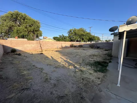 44912 Andale Ave, Lancaster, CA 93535 photo 3