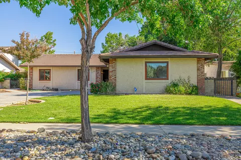 1123 Avenue J5 E, Lancaster, CA 93535 photo 2