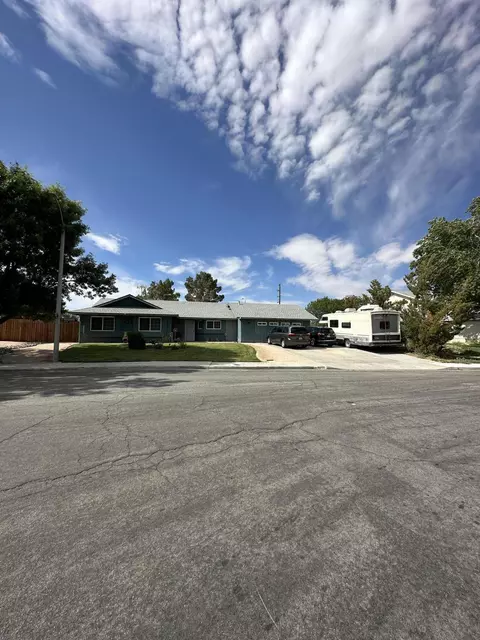1255 Regents St, Lancaster, CA 93534