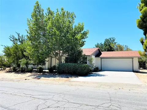 16716 Stagecoach Ave, Palmdale, CA 93591