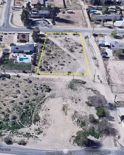 18924 Symeron Rd, Apple Valley, CA 92307