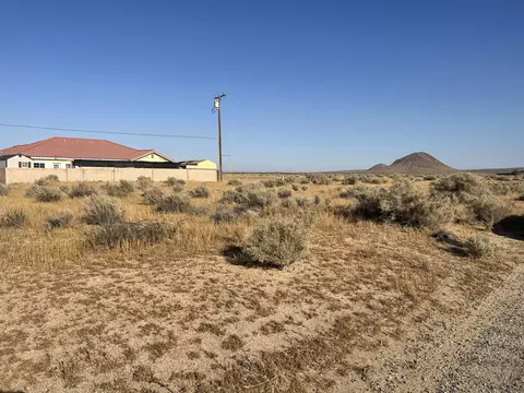 02 99th St, California City, CA 93505
