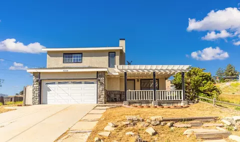 42558 Ranch Club Rd, Lake Hughes, CA 93532