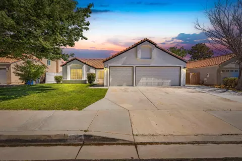 1565 Kings Rd, Palmdale, CA 93551