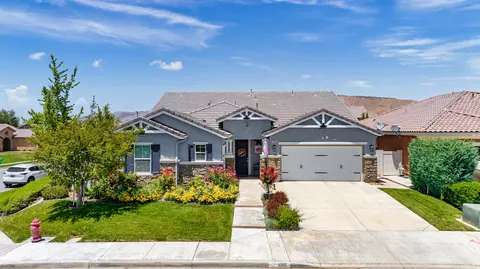 1005 Chris Ln, Tehachapi, CA 93561