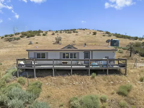 17000 Snowshoe Ln, Tehachapi, CA 93561