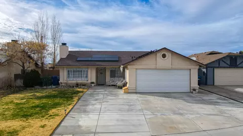 45331 Bison Cir, Lancaster, CA 93535