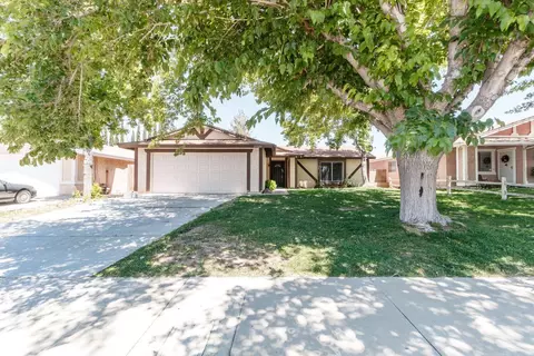 37326 Dalzell St, Palmdale, CA 93550