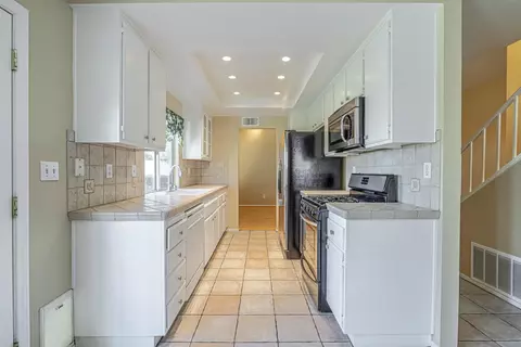 2545 Lingard St W, Lancaster, CA 93536 photo 7