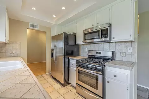 2545 Lingard St W, Lancaster, CA 93536 photo 9