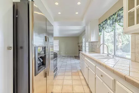 2545 Lingard St W, Lancaster, CA 93536 photo 6