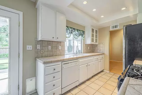 2545 Lingard St W, Lancaster, CA 93536 photo 8