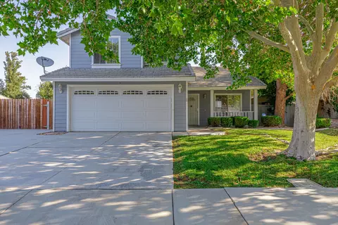 2545 Lingard St W, Lancaster, CA 93536 photo 2