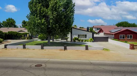 4261 Avenue L8 W, Quartz Hill, CA 93536
