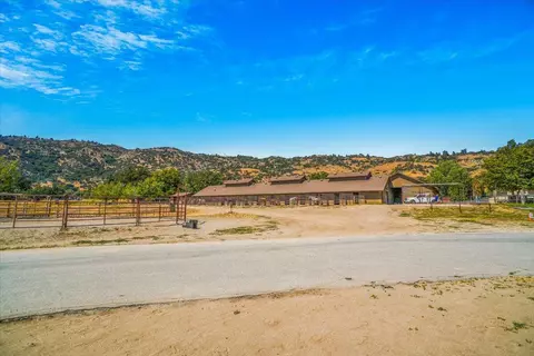30300 Sunland Way, Tehachapi, CA 93561 photo 32