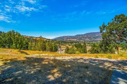30300 Sunland Way, Tehachapi, CA 93561 photo 4
