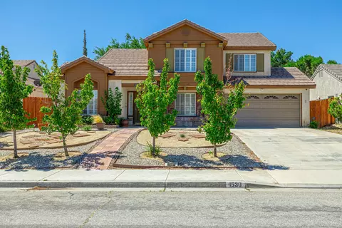 1530 Bengal Ct, Palmdale, CA 93551