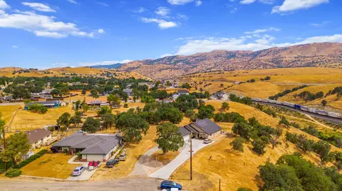 19305 Moon Dr, Tehachapi, CA 93561 photo 36