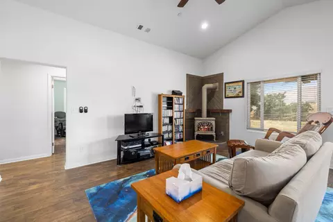 19305 Moon Dr, Tehachapi, CA 93561 photo 7