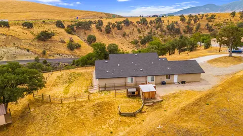 19305 Moon Dr, Tehachapi, CA 93561 photo 38
