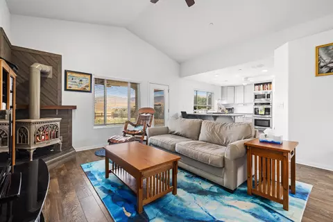 19305 Moon Dr, Tehachapi, CA 93561 photo 6