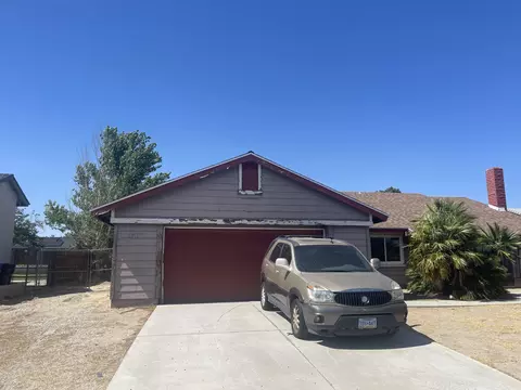 14200 Whispering Sands Dr, Victorville, CA 92392