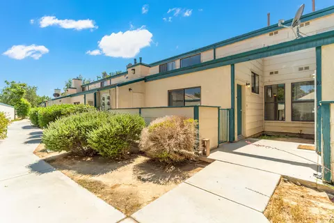 44550 15th St E UNIT 8, Lancaster, CA 93535