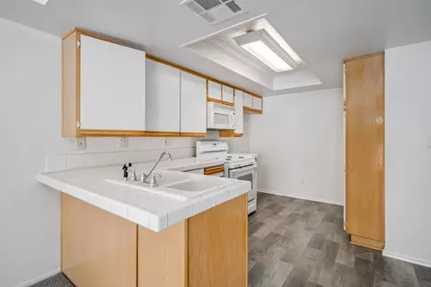 44550 15th St E UNIT 8, Lancaster, CA 93535 photo 9