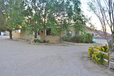 2075 65th St W, Rosamond, CA 93560