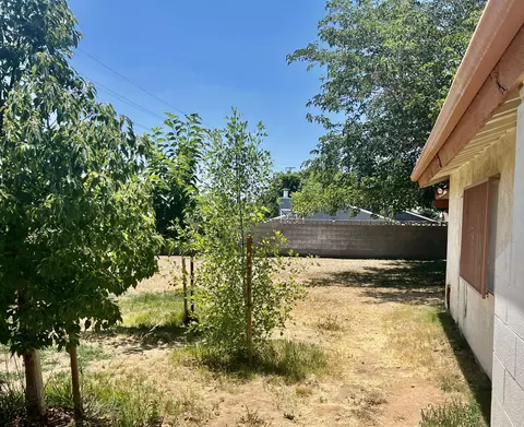 44801 Hanstead Ave, Lancaster, CA 93535 photo 3