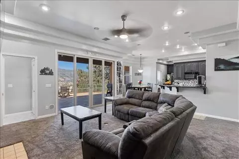 22501 Saddleback Dr, Tehachapi, CA 93561 photo 9